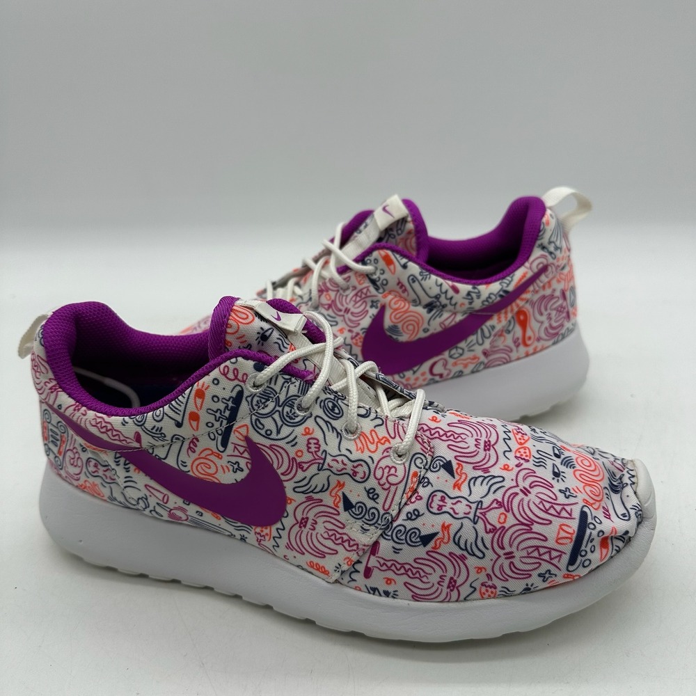Nike 749986-168 Roshe Run‎ Womens Size 8 Purple Doodle Print Running Sneakers